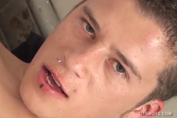 Hung Latin Twink Pedro Beating His Meat