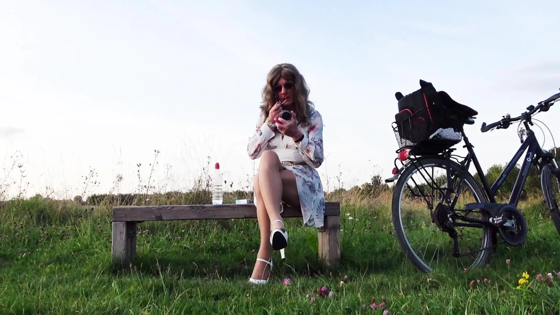 Slutty On The Prowl – Anal Stretching Public On Offer Cumshot