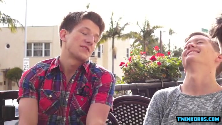 Hot twink bukkake and facial