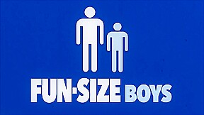 FunSizeBoys – Little bottom Tom Bentley takes massive cock from contractor