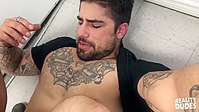 Shawn Hardy And Ryan Bones In Dudes In Public 6 – Laundromat – Gagging First Time