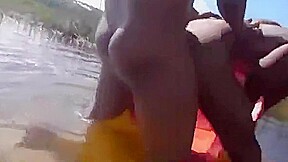 NVL369 Fogo na Praia de Nudismo