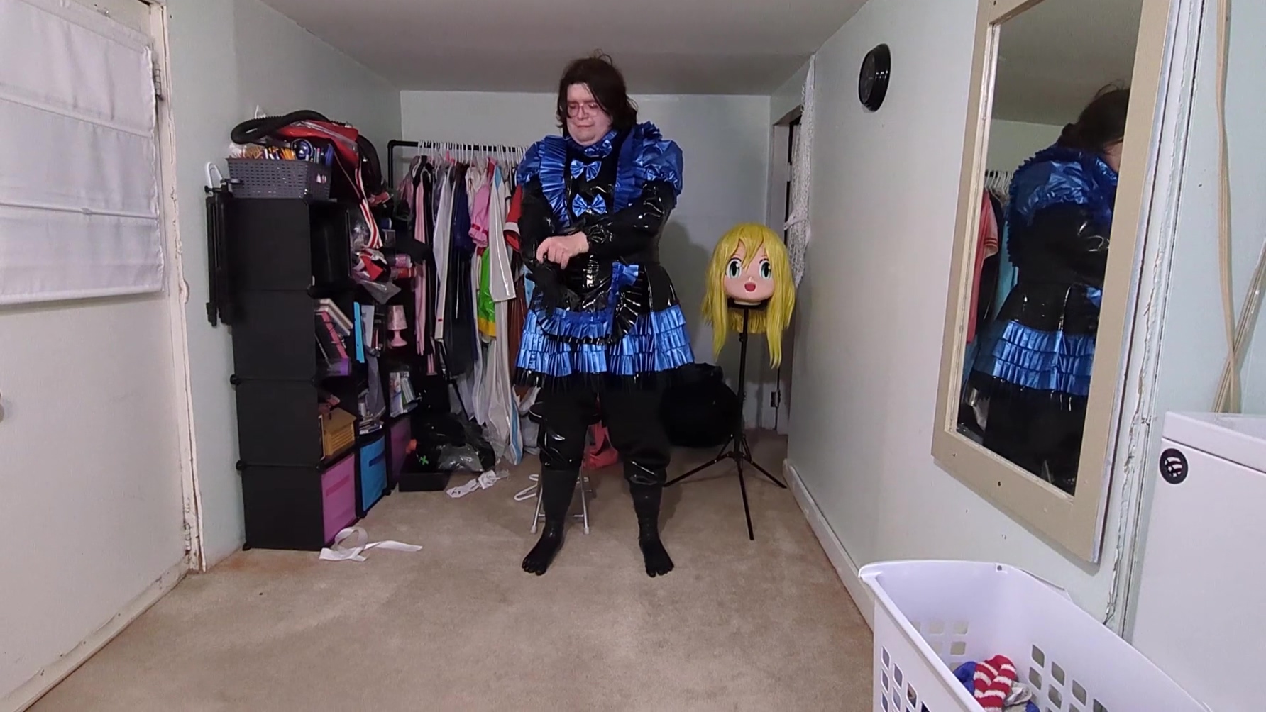 Pvc Layered Maid Cosplay And Gasmask Breathplay Tube In Suit