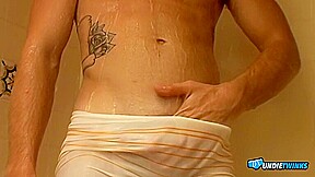 UndieTwinks: Super Hottie Kelly Cooper Hand Fucks His Throbbing Boner
