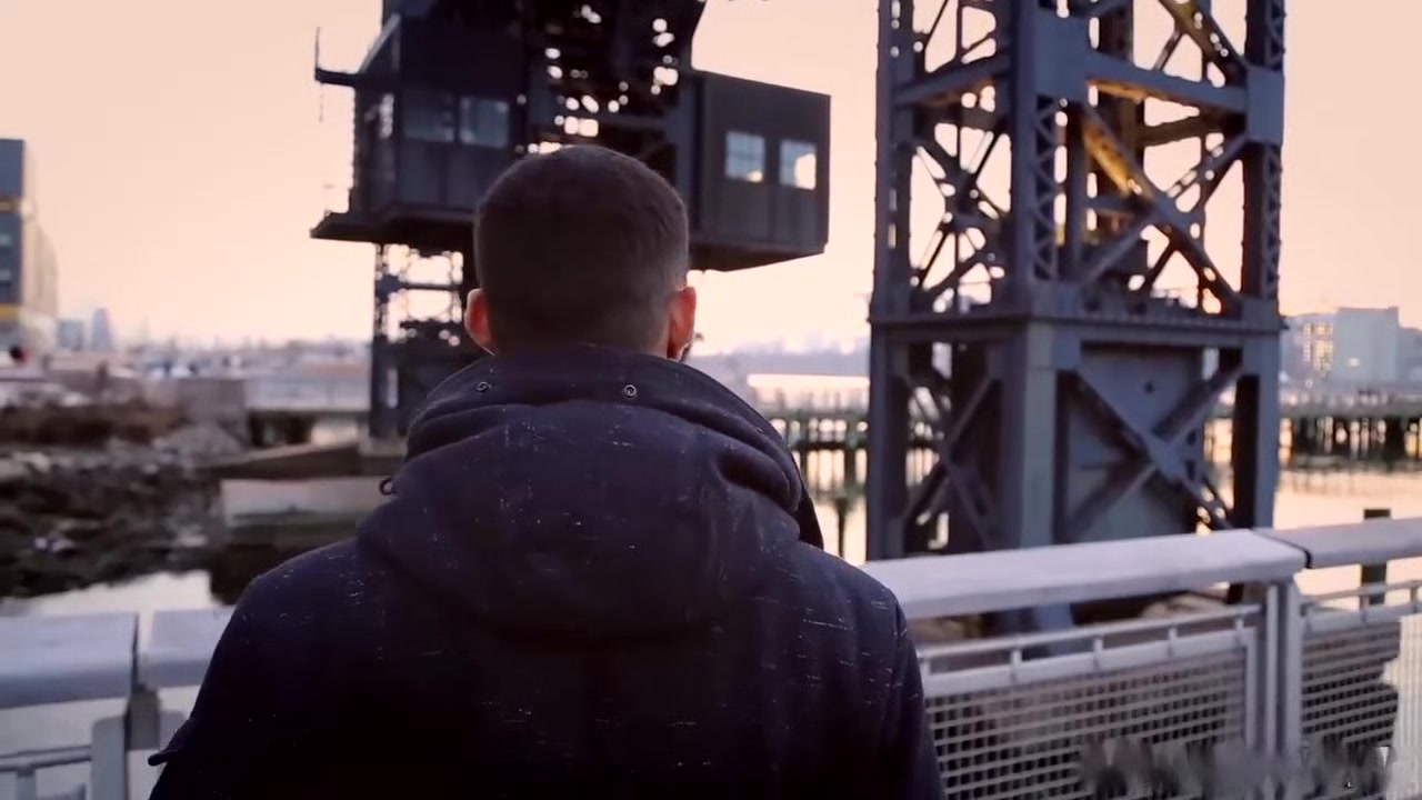 Newcomer Kris Karr Damien Crosse