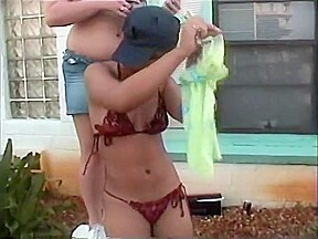 College girls show their tits and pussies on the beach and in the club 480p