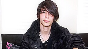 Inexperienced Bi Boy Tommy Strokes It – Tommy May Jerks